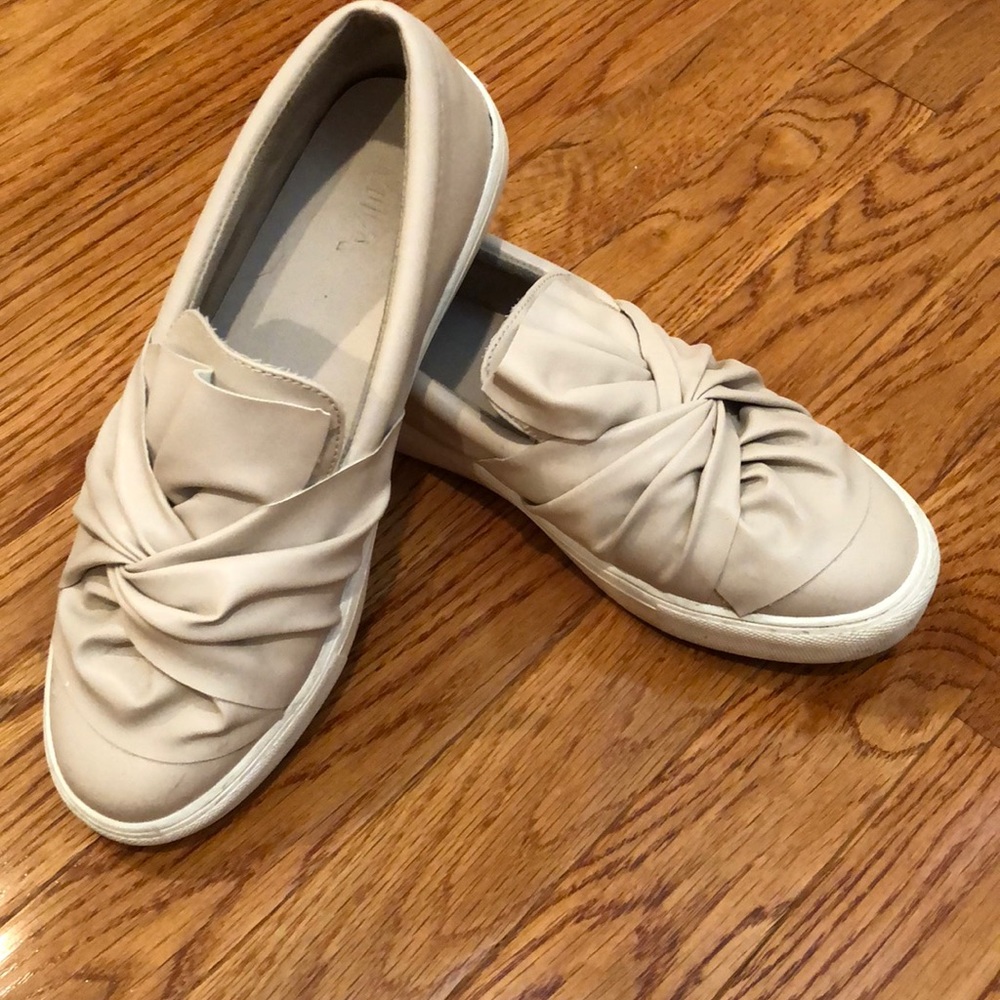 Mia sneakers